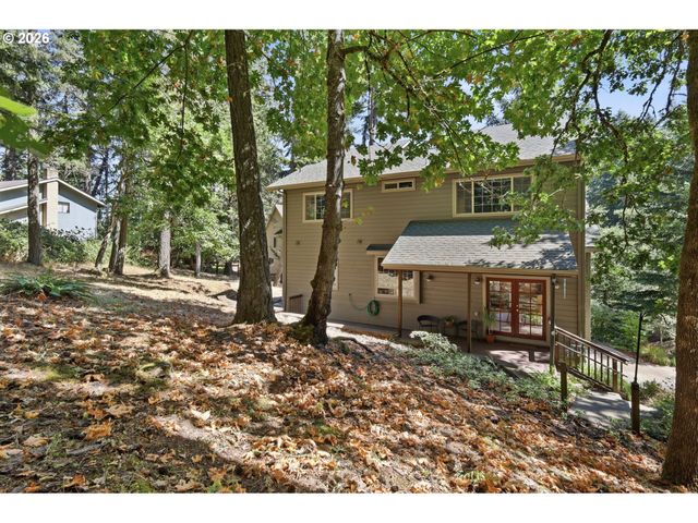 217 ROCKRIDGE Loop, Eugene, OR 97405