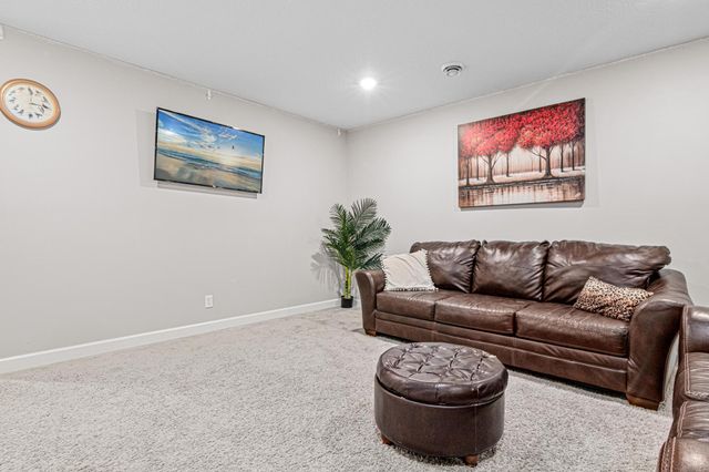 6023 Iris Lane, Rockford, MN 55373