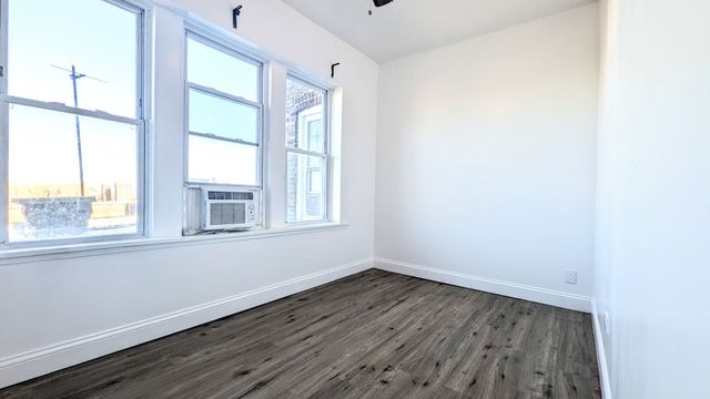 3948 W Congress Parkway 3R, Chicago, IL 60624