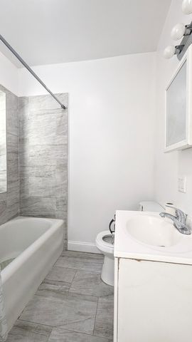 3948 W Congress Parkway 3R, Chicago, IL 60624