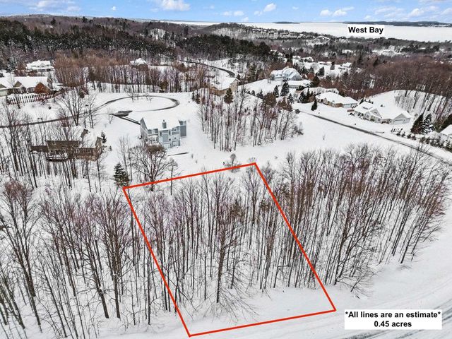 4885 Grayhawk Boulevard, Traverse City, MI 49684