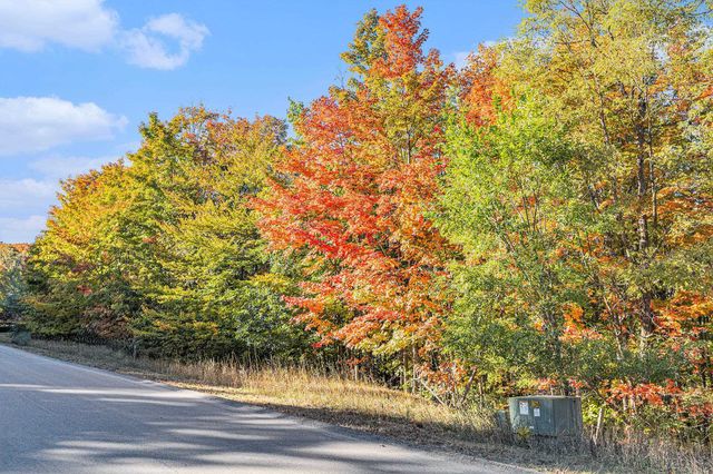 4885 Grayhawk Boulevard, Traverse City, MI 49684