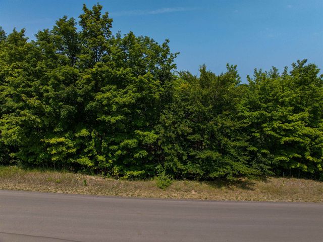 4885 Grayhawk Boulevard, Traverse City, MI 49684