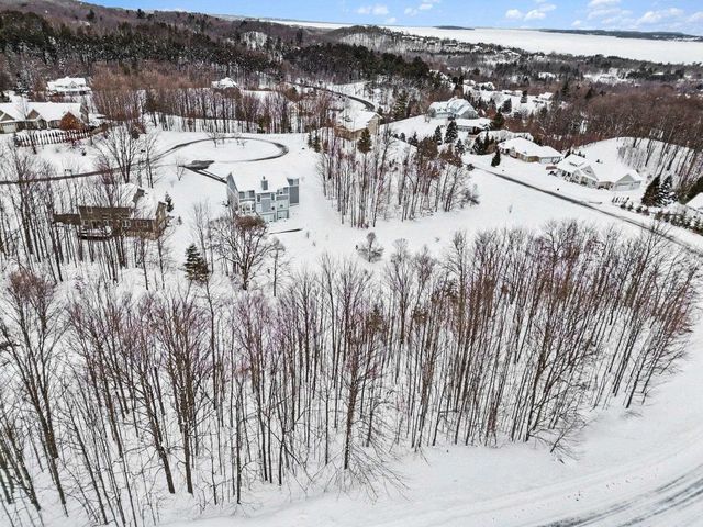 4885 Grayhawk Boulevard, Traverse City, MI 49684