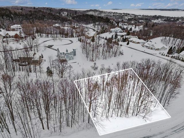 4885 Grayhawk Boulevard, Traverse City, MI 49684