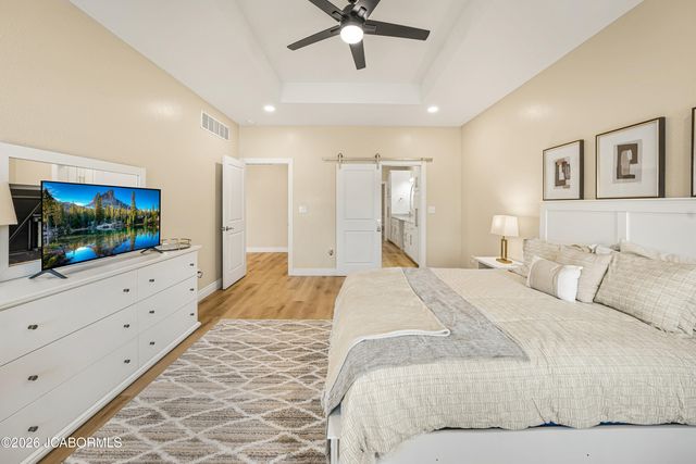 1828 PINNACLE POINT, Holts Summit, MO 65043