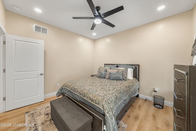 1828 PINNACLE POINT, Holts Summit, MO 65043