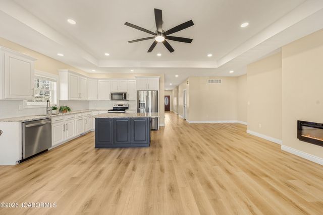 1828 PINNACLE POINT, Holts Summit, MO 65043