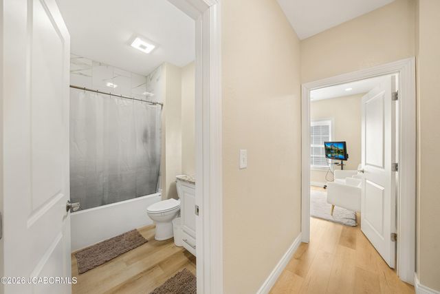 1828 PINNACLE POINT, Holts Summit, MO 65043