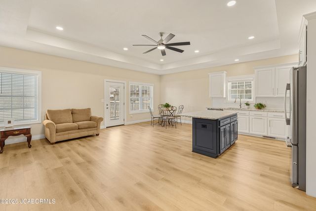 1828 PINNACLE POINT, Holts Summit, MO 65043