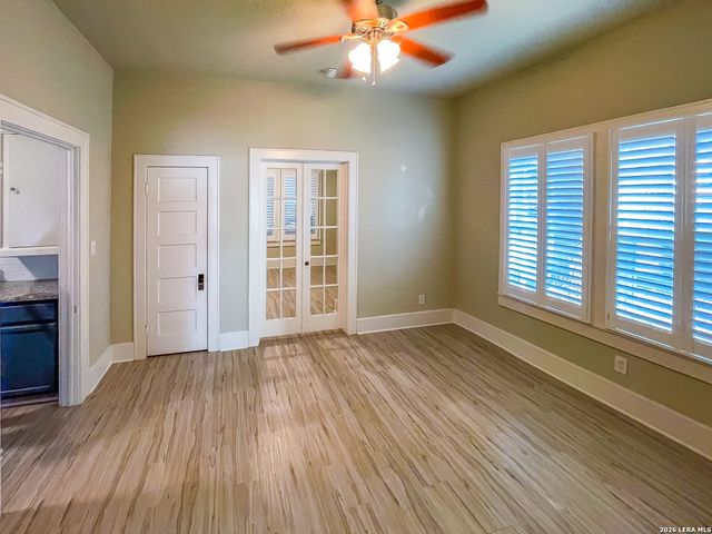 423 S 6th, Kenedy, TX 78119