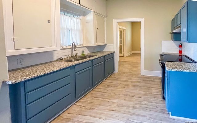 423 S 6th, Kenedy, TX 78119