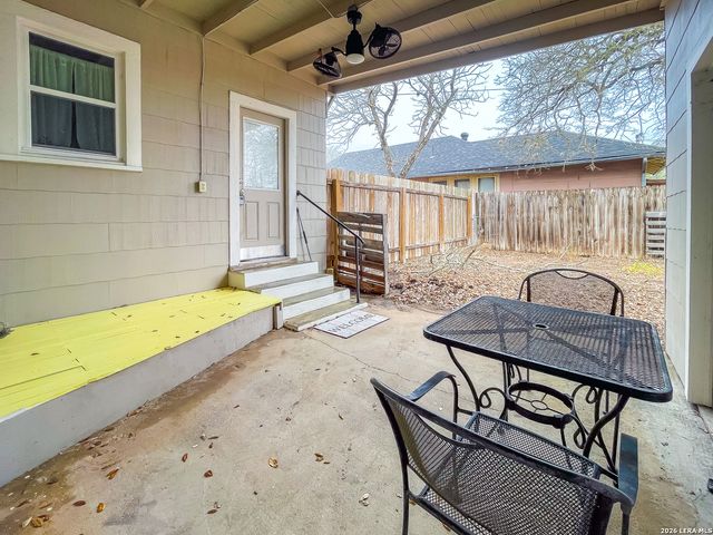 423 S 6th, Kenedy, TX 78119