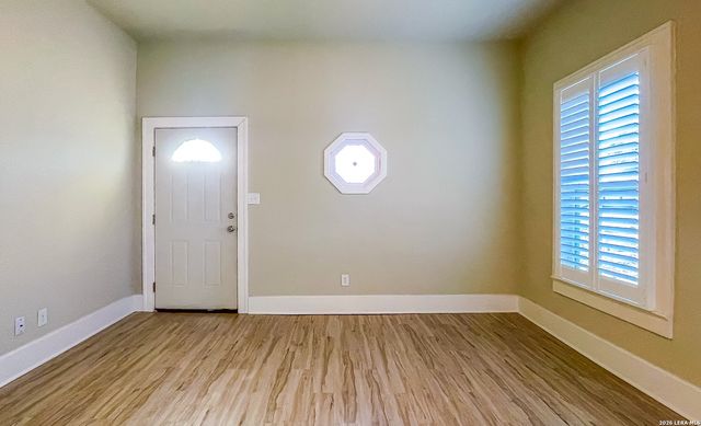 423 S 6th, Kenedy, TX 78119