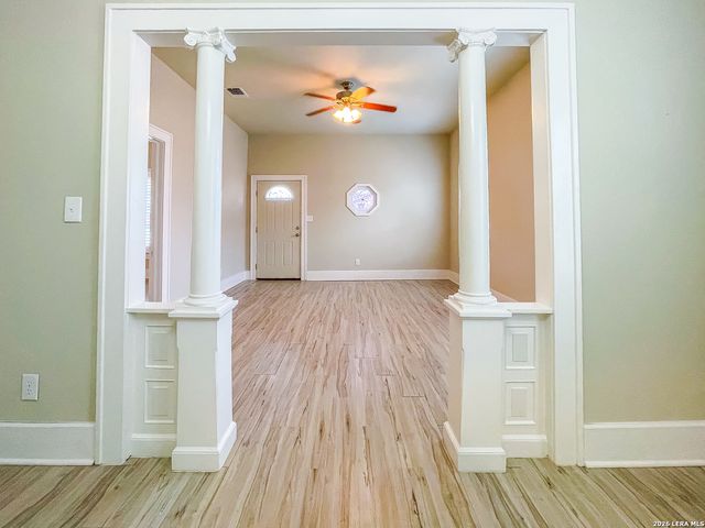 423 S 6th, Kenedy, TX 78119