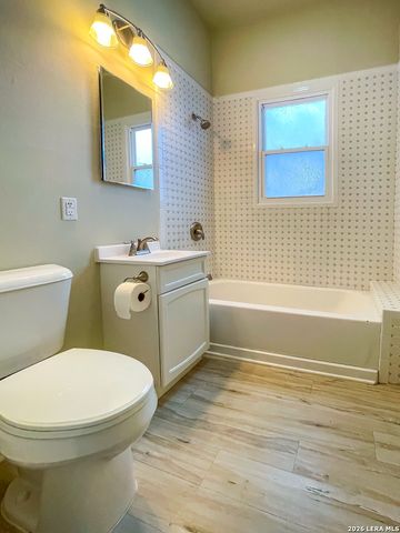 423 S 6th, Kenedy, TX 78119