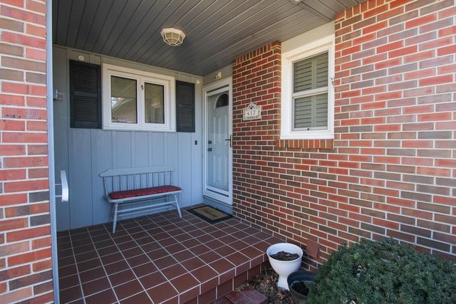 417 Fairdale Rd, Salina, KS 67401