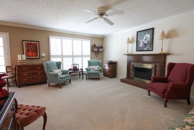 417 Fairdale Rd, Salina, KS 67401