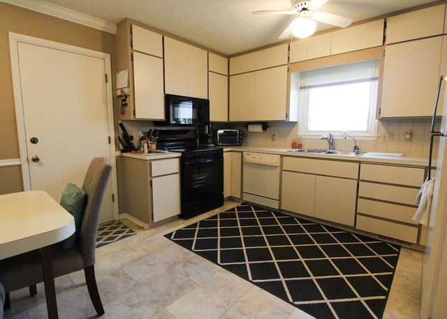 417 Fairdale Rd, Salina, KS 67401