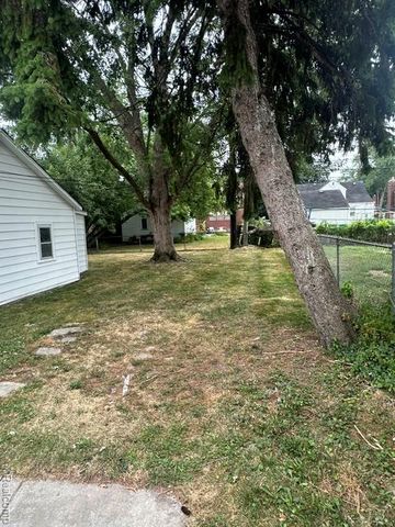 15346 Camden, Eastpointe, MI 48021