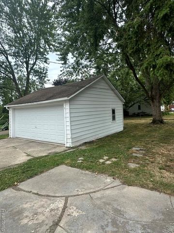 15346 Camden, Eastpointe, MI 48021