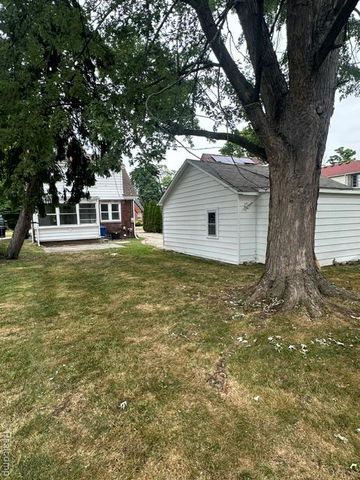 15346 Camden, Eastpointe, MI 48021