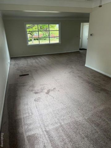 15346 Camden, Eastpointe, MI 48021