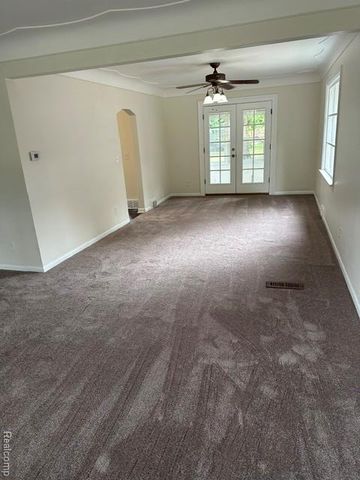15346 Camden, Eastpointe, MI 48021