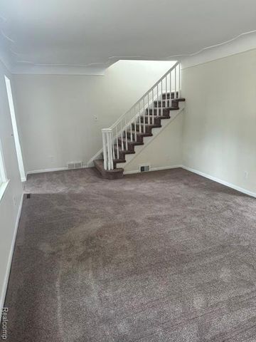 15346 Camden, Eastpointe, MI 48021
