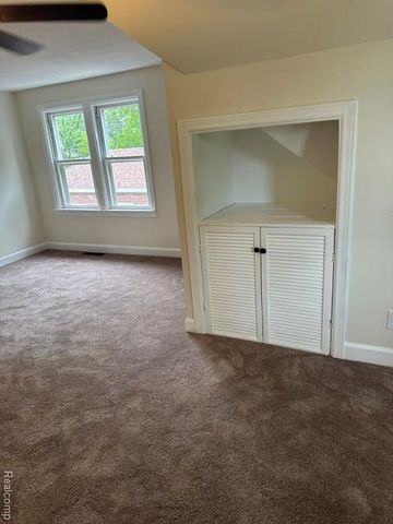 15346 Camden, Eastpointe, MI 48021