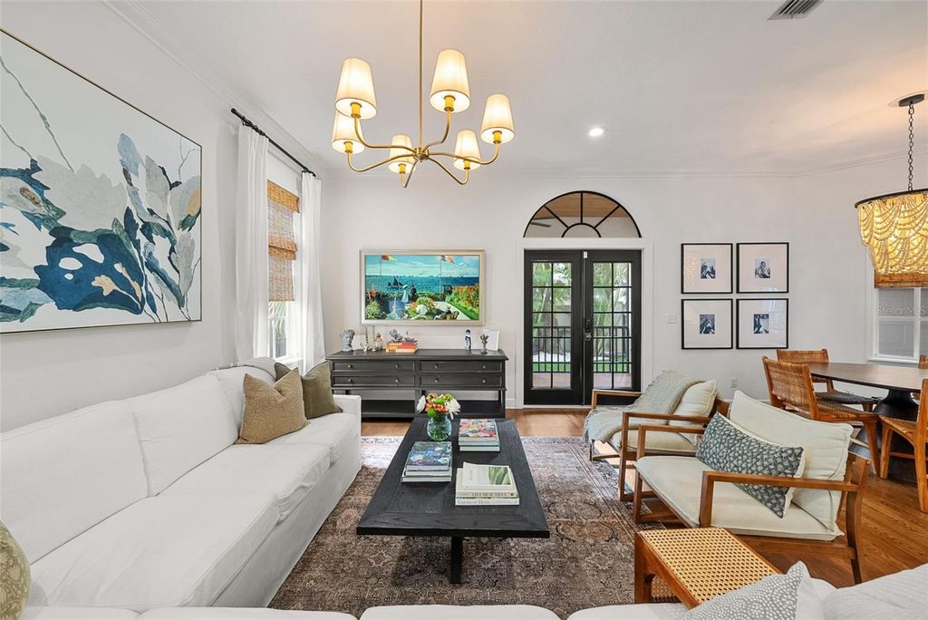 Image 13 of property listing at 3004 W SAN JOSE STREET, Tampa, FL 33629