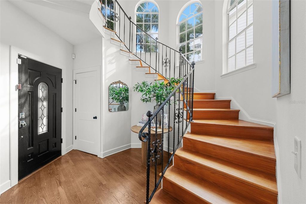 Image 16 of property listing at 3004 W SAN JOSE STREET, Tampa, FL 33629