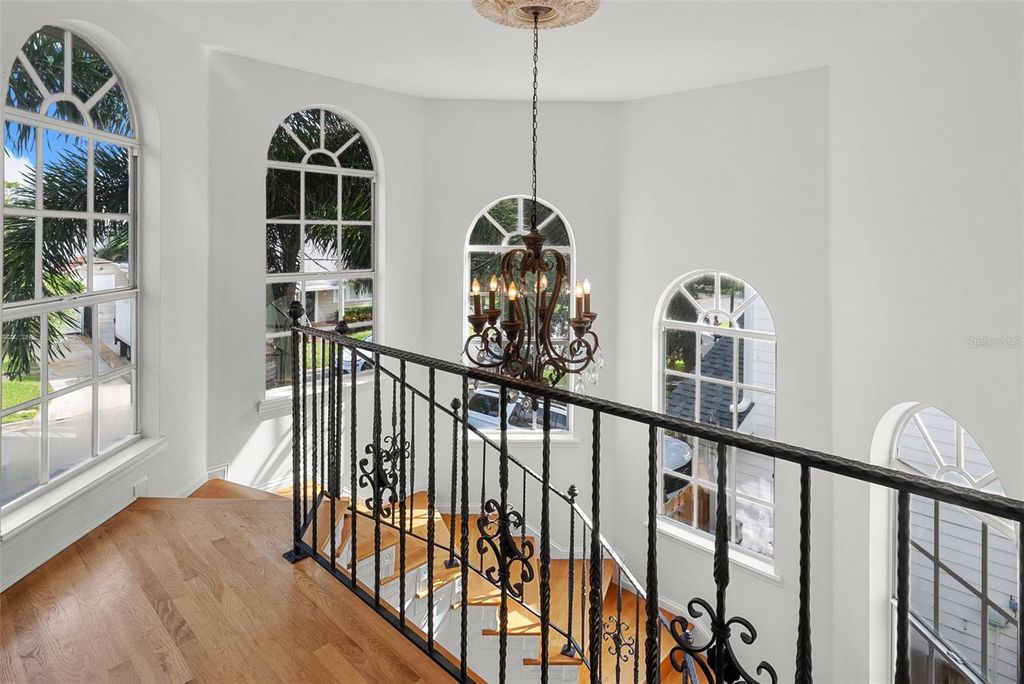 Image 17 of property listing at 3004 W SAN JOSE STREET, Tampa, FL 33629