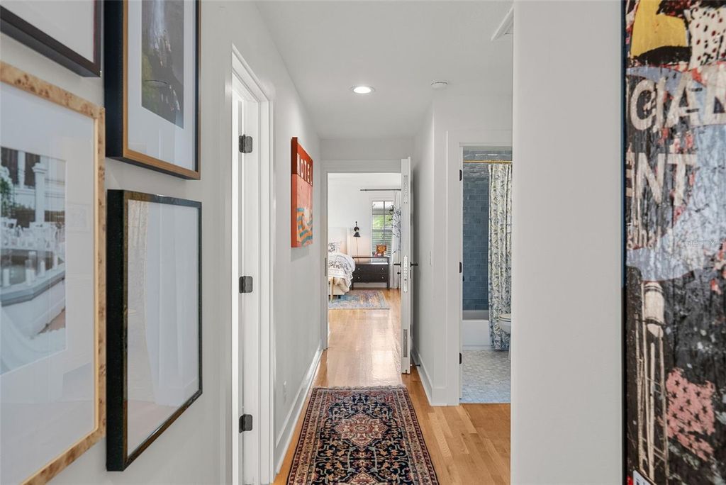 Image 19 of property listing at 3004 W SAN JOSE STREET, Tampa, FL 33629