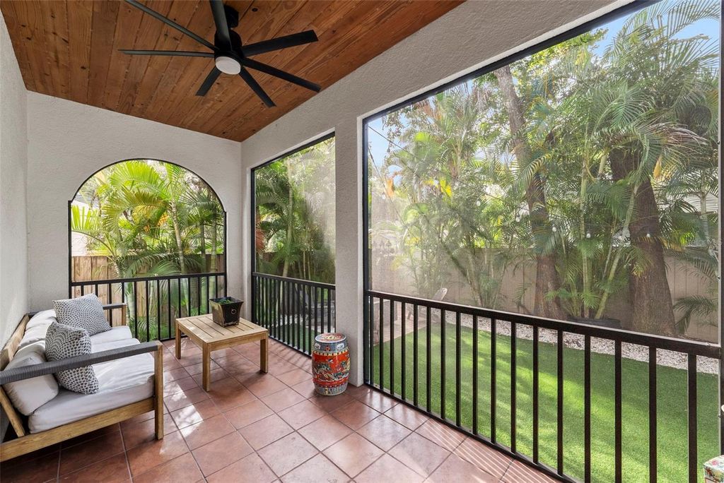 Image 30 of property listing at 3004 W SAN JOSE STREET, Tampa, FL 33629