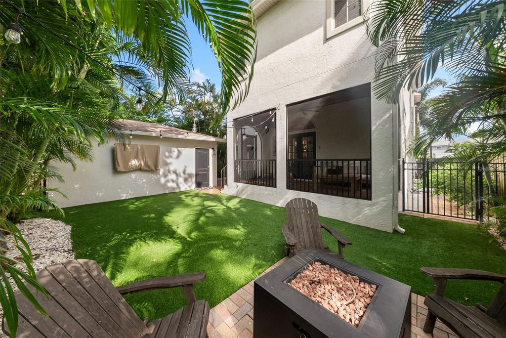 Image 33 of property listing at 3004 W SAN JOSE STREET, Tampa, FL 33629