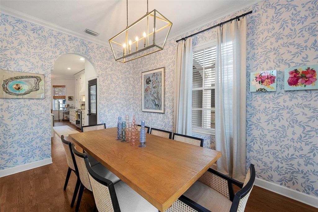 Image 5 of property listing at 3004 W SAN JOSE STREET, Tampa, FL 33629