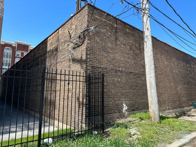 7141 S Jeffery Boulevard, Chicago, IL 60649