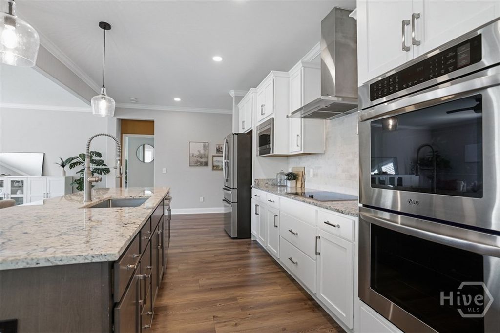Image 15 of property listing at 72 Hanover Place, Richmond Hill, GA 31324