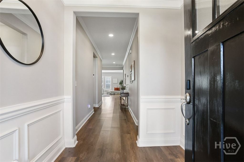 Image 4 of property listing at 72 Hanover Place, Richmond Hill, GA 31324