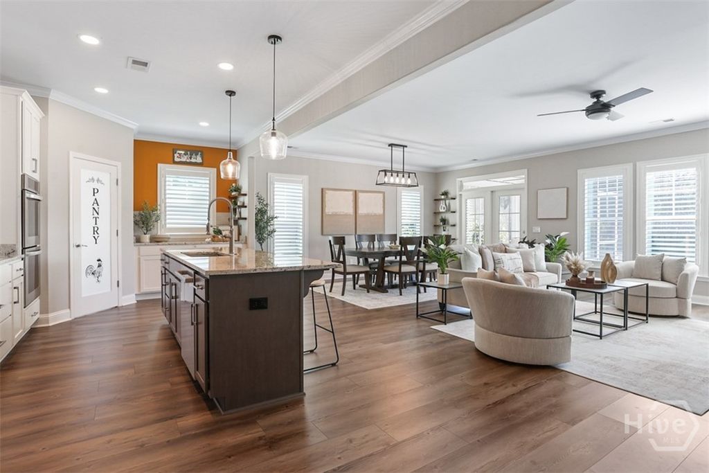 Image 5 of property listing at 72 Hanover Place, Richmond Hill, GA 31324
