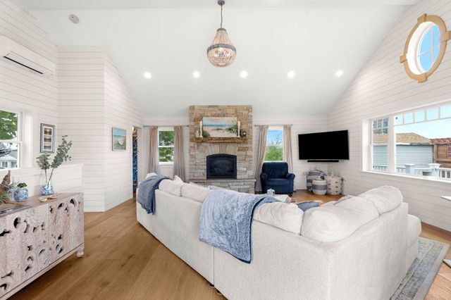 11 69th Street, Newburyport, MA 01950