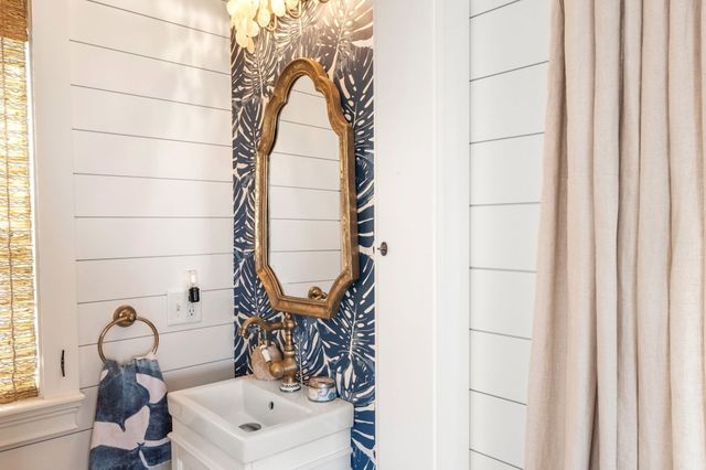 11 69th Street, Newburyport, MA 01950