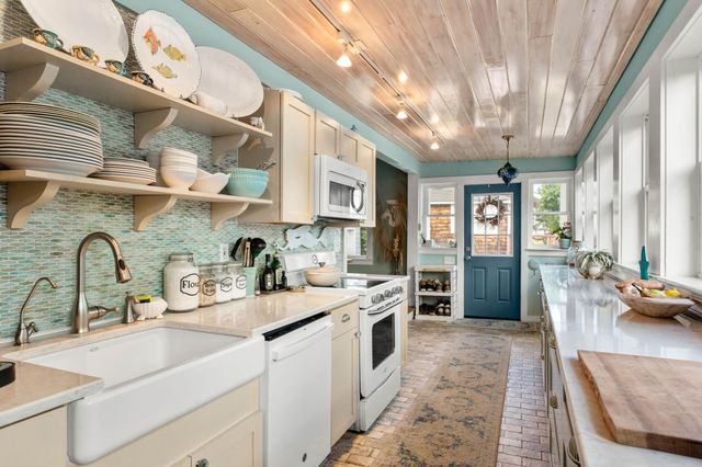 11 69th Street, Newburyport, MA 01950