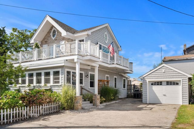 11 69th Street, Newburyport, MA 01950