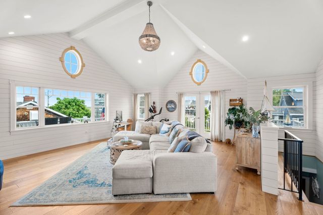 11 69th Street, Newburyport, MA 01950