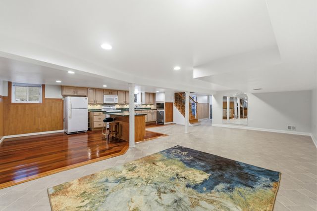 4656 N NARRAGANSETT Avenue, Harwood Heights, IL 60706