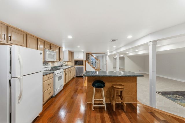 4656 N NARRAGANSETT Avenue, Harwood Heights, IL 60706