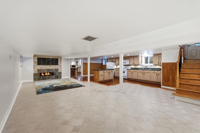 4656 N NARRAGANSETT Avenue, Harwood Heights, IL 60706