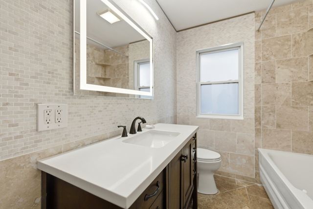 4656 N NARRAGANSETT Avenue, Harwood Heights, IL 60706